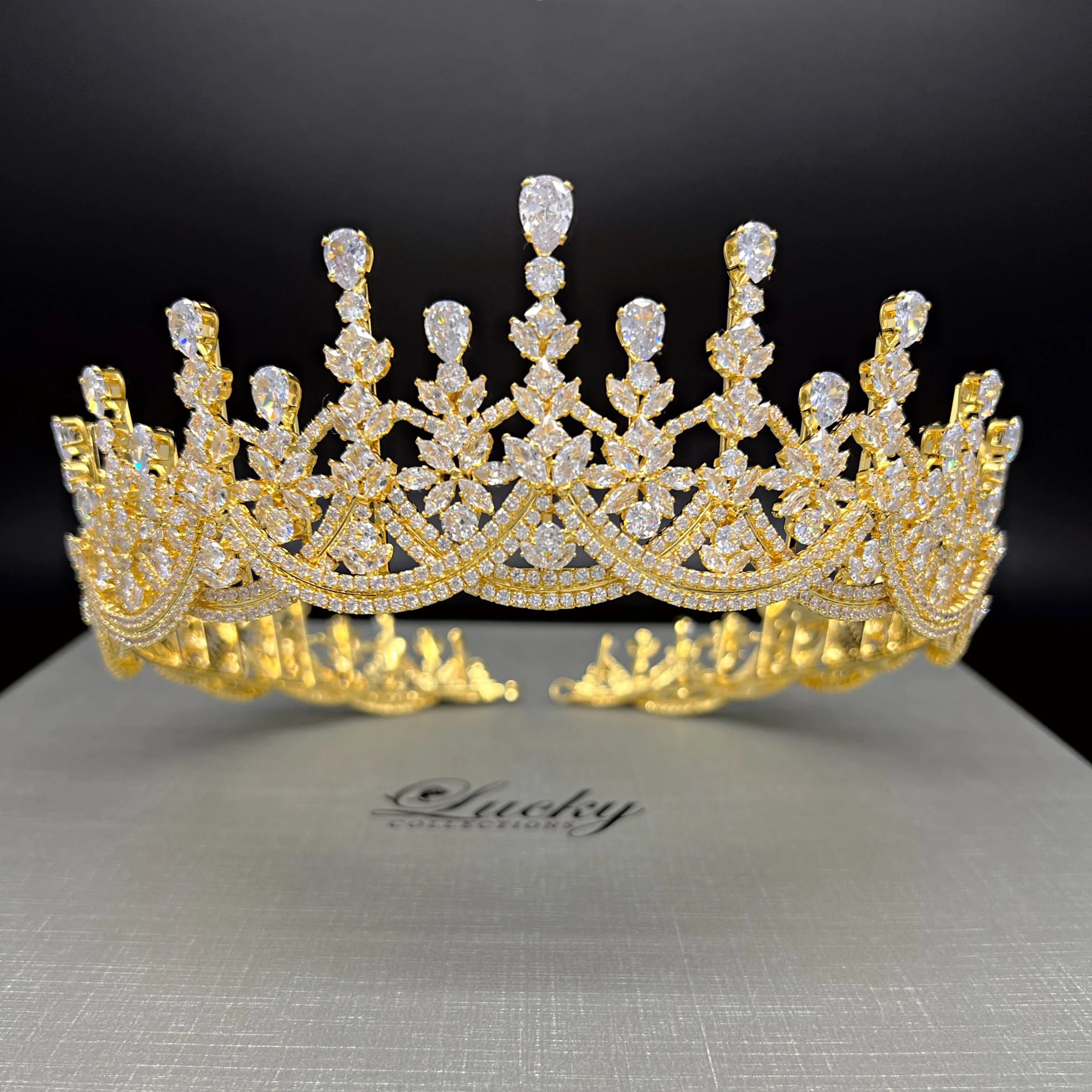 Cubic Zirconia Bridal and Quinceanera all around Tiara (Corona), High and Low Peaks