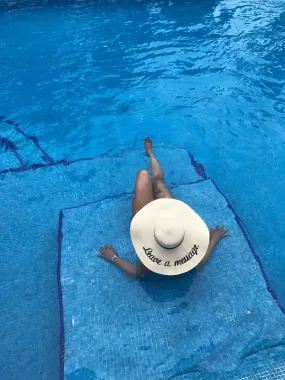 'Leave a Message' Hat