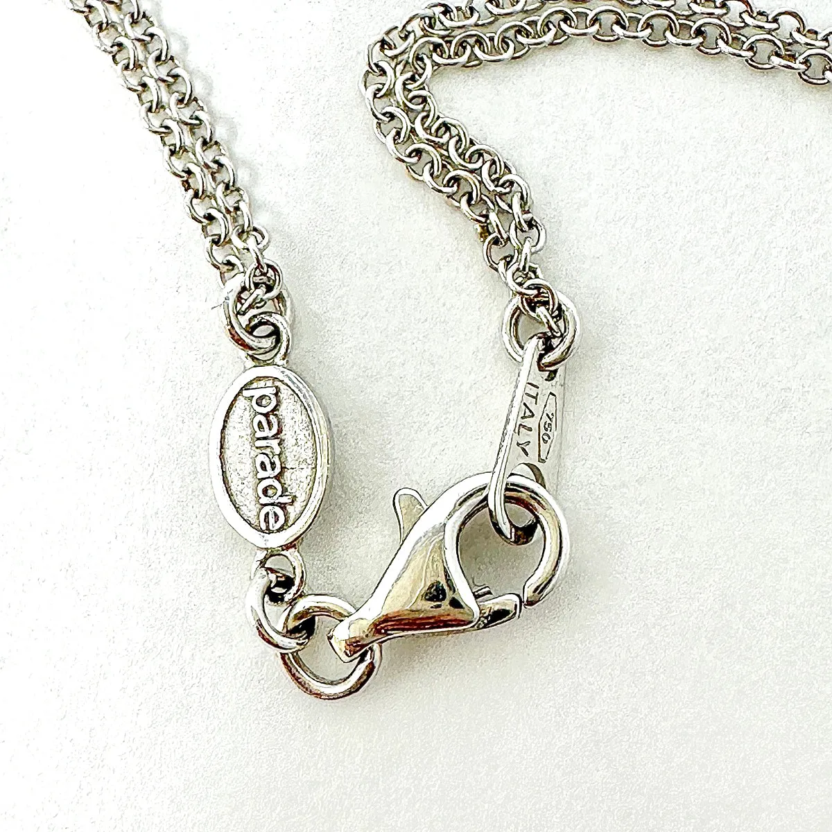 Parade 18K White Gold Pendant Necklace