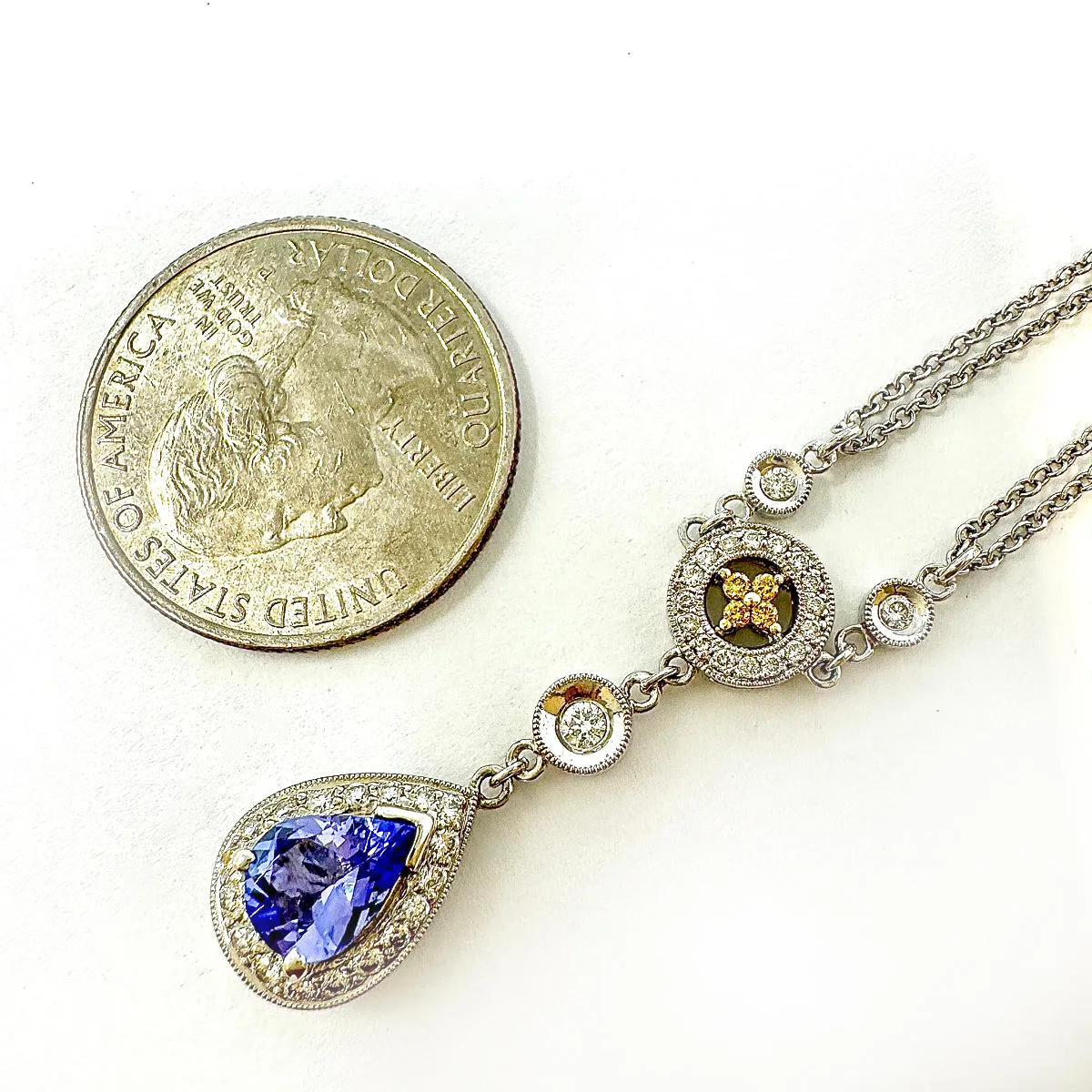 Parade 18K White Gold Pendant Necklace