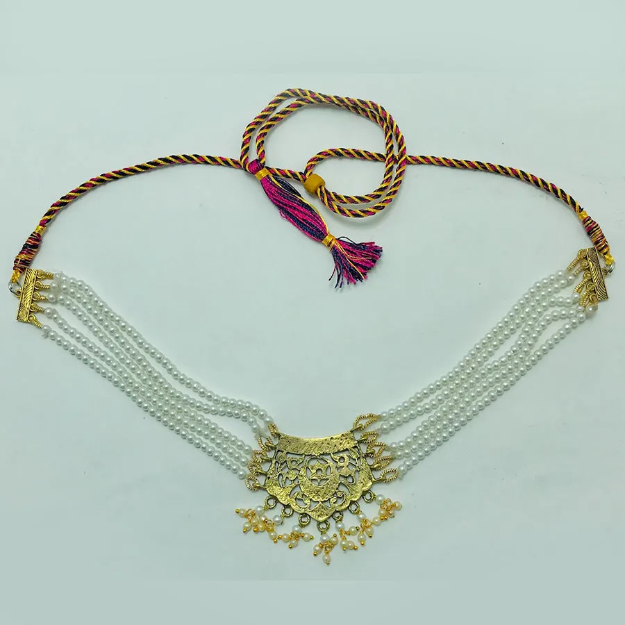 Pearls Beaded Chain Necklace With Golden Metal Motif
