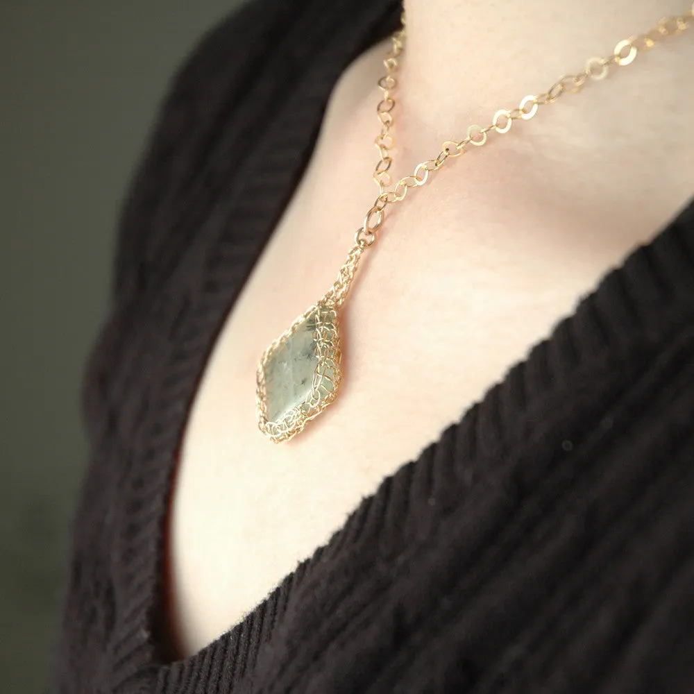 Yellow Calcite Pendant necklace in gold